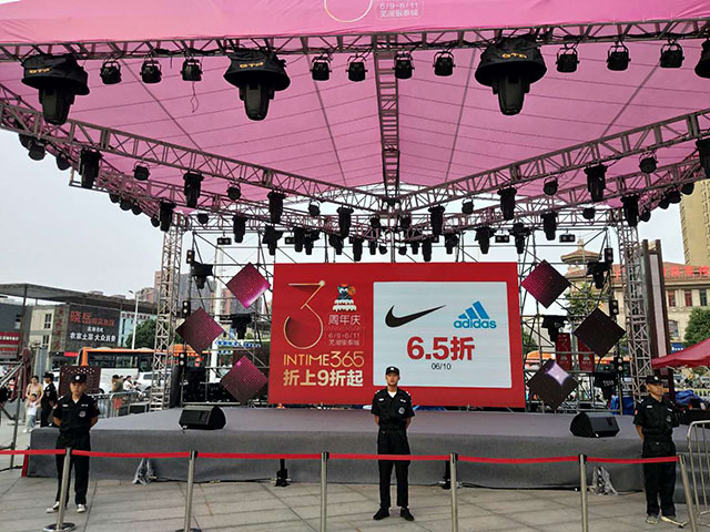 �R�r����